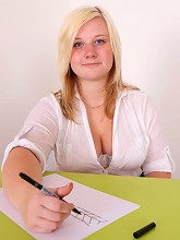 Blonde plump college...